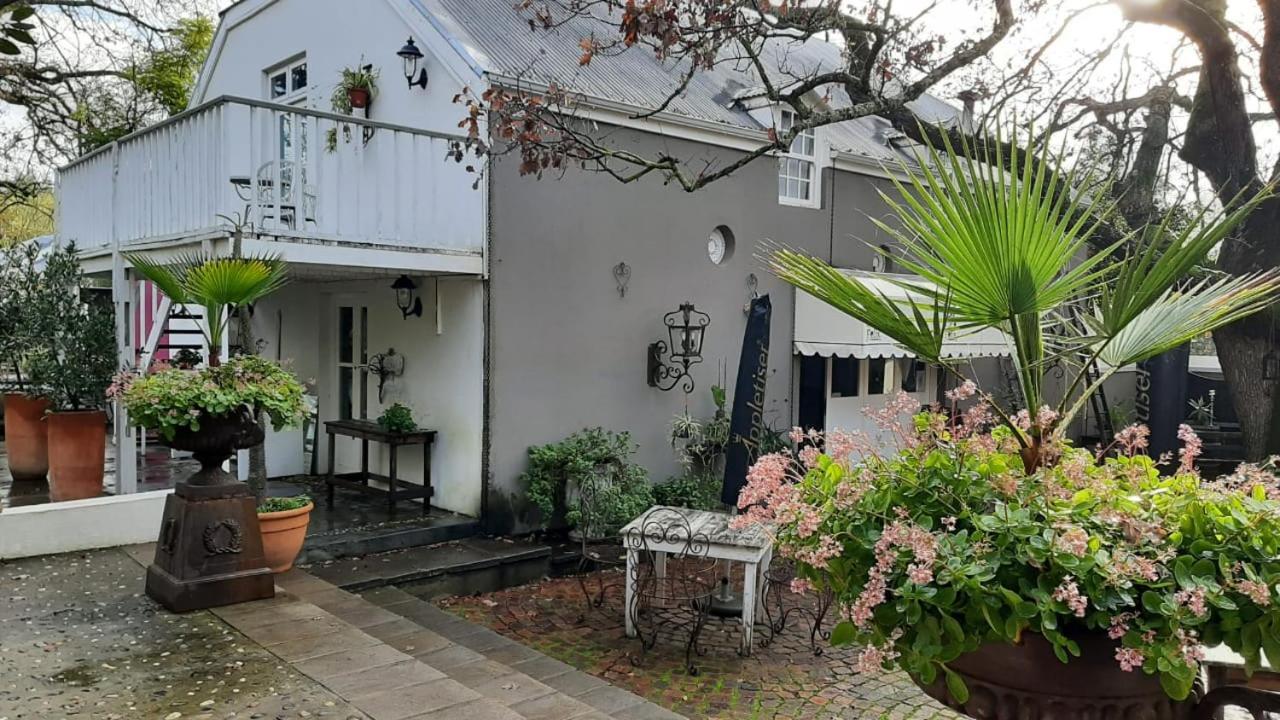 Cafe Felix & Old Oak Manor 호텔 리비크 카스틸 외부 사진